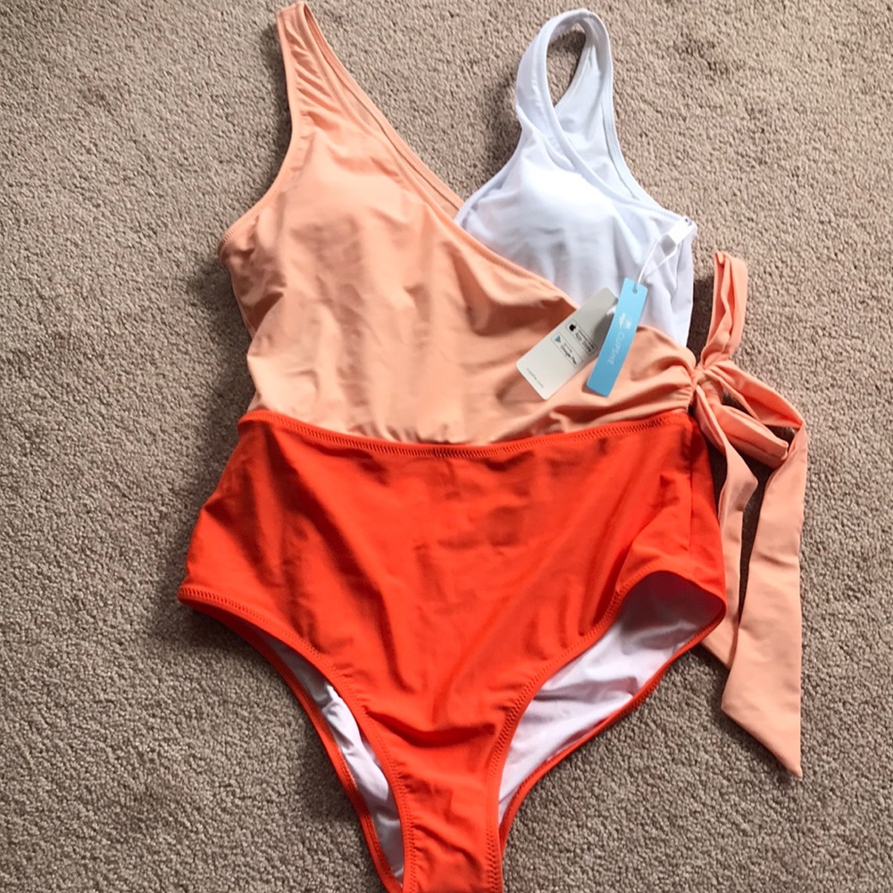 Large cupshe brand bathing suit.